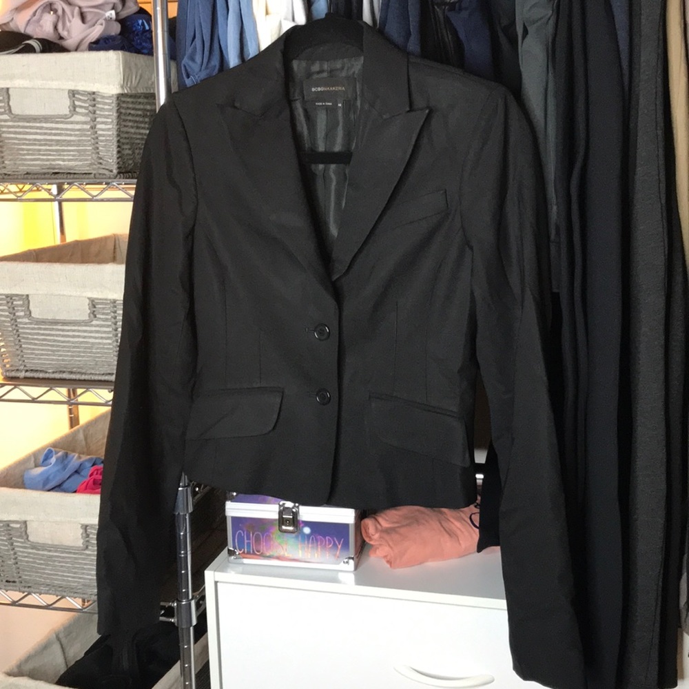 SALE!🎉Amazing BCBG Black Cropped Blazer Jacket